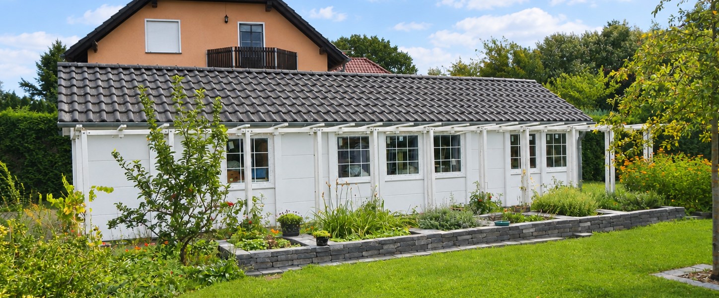 Massive Gartenh&auml;user